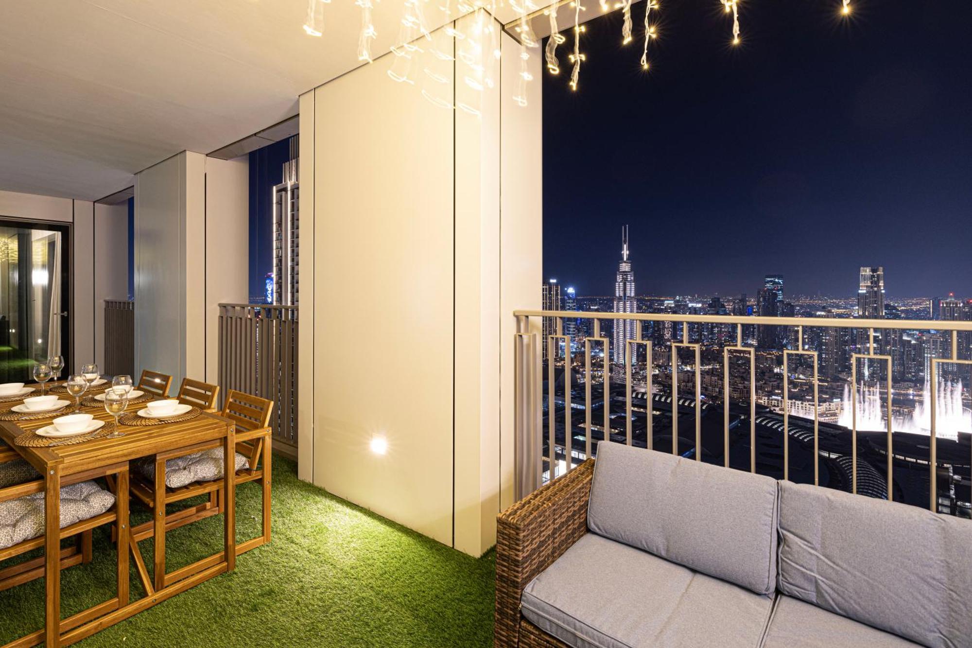 Daire Mall Connection - Burj Views - Turf Balcony *