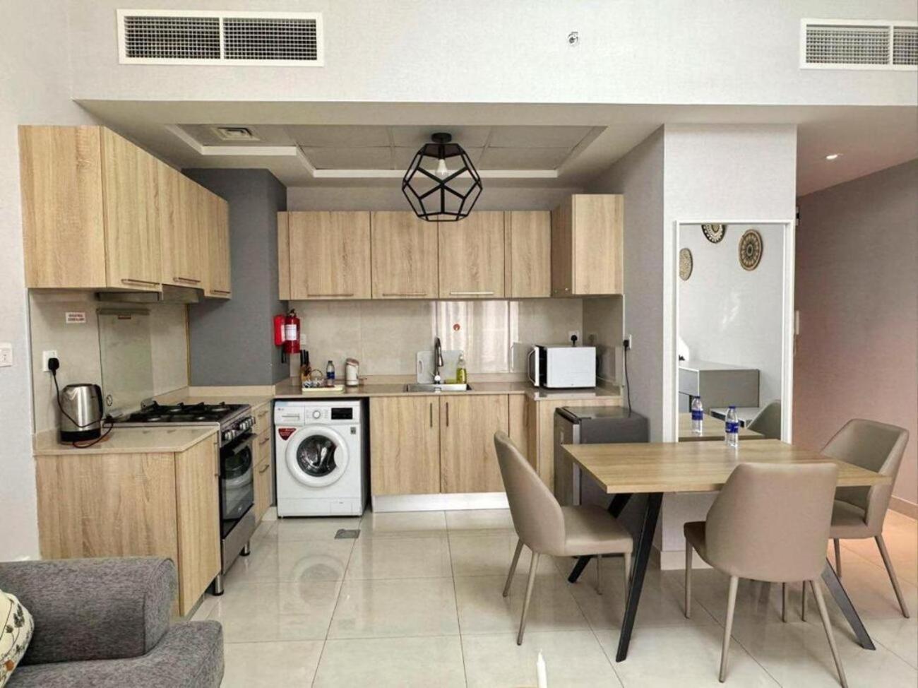 Caicai Homes Ag Tower-business Bay-dubai Apartamento Dubai