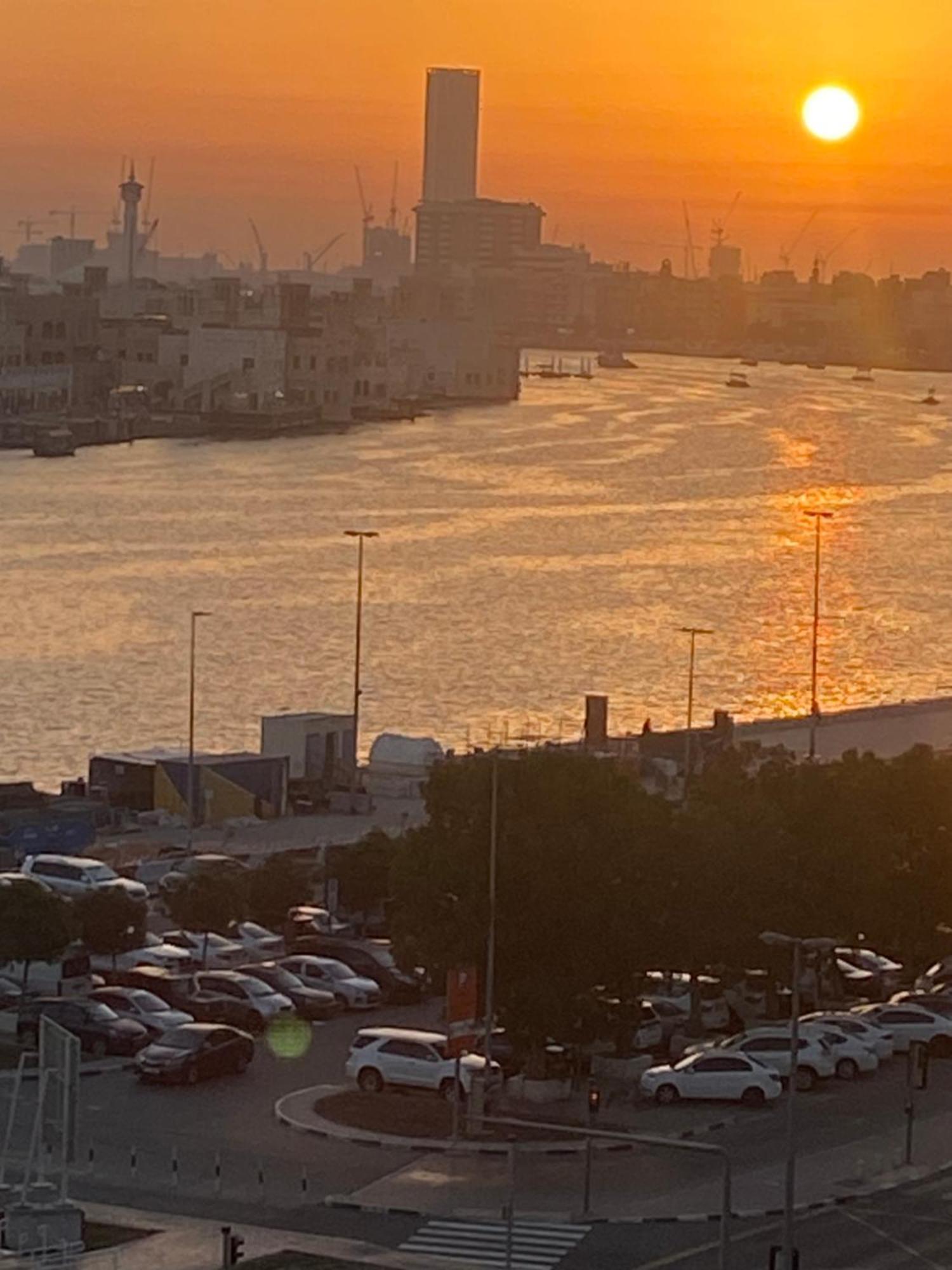 Wow Amazing Burjkhalifa,sea,sunset,ship,park View,only Male Hostel-airport,metro,mall,golf,bus,park Near