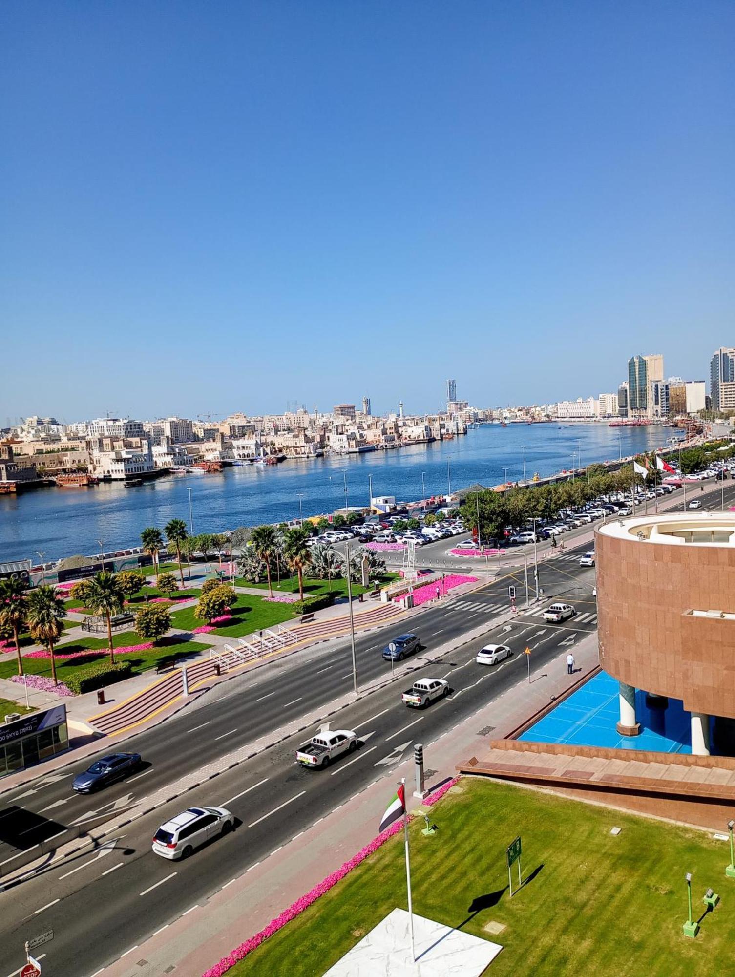 Oda ve Kahvaltı Wow Amazing Burjkhalifa,sea,sunset,ship,park View,only Male Hostel-airport,metro,mall,golf,bus,park Near Dubai