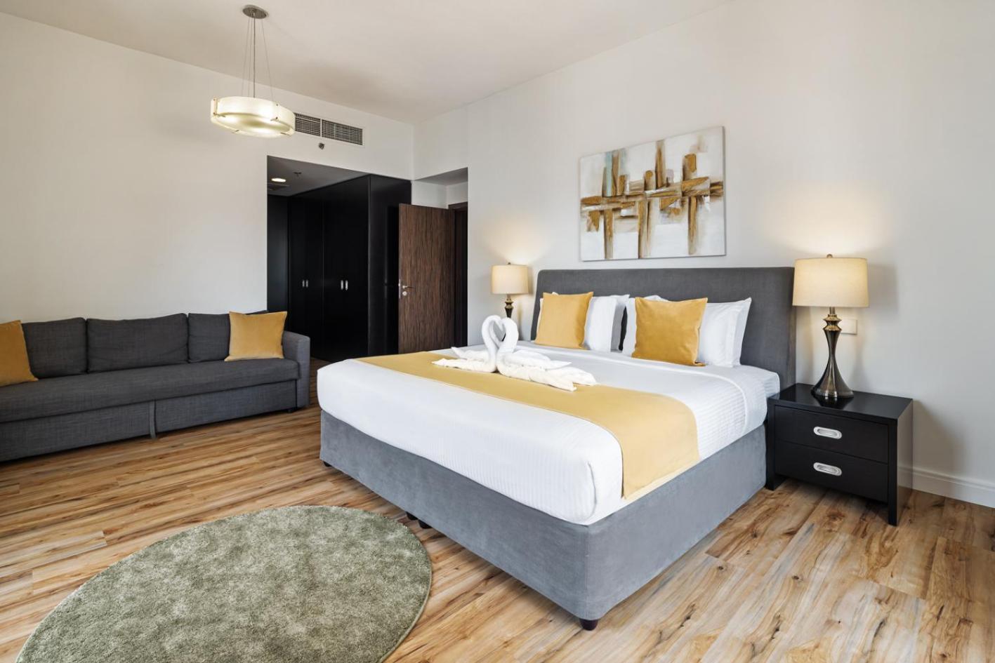 Stunning 5 1 Bedroom On Jbr With Marina View On High Floor Maid's Room, Near Mall, Metro & Cinemas - By Sunkissed Homes *