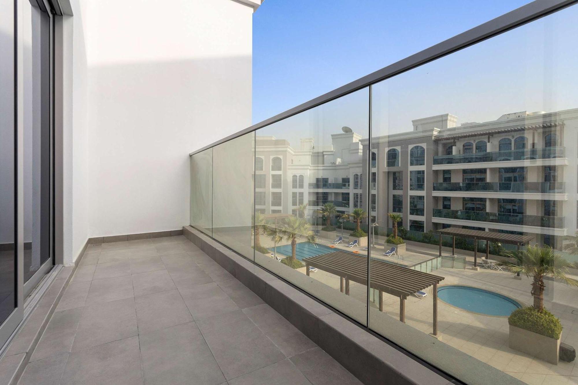 Silkhaus Aesthetic In Art Gardens With Gym & Pool Access Daire Dubai