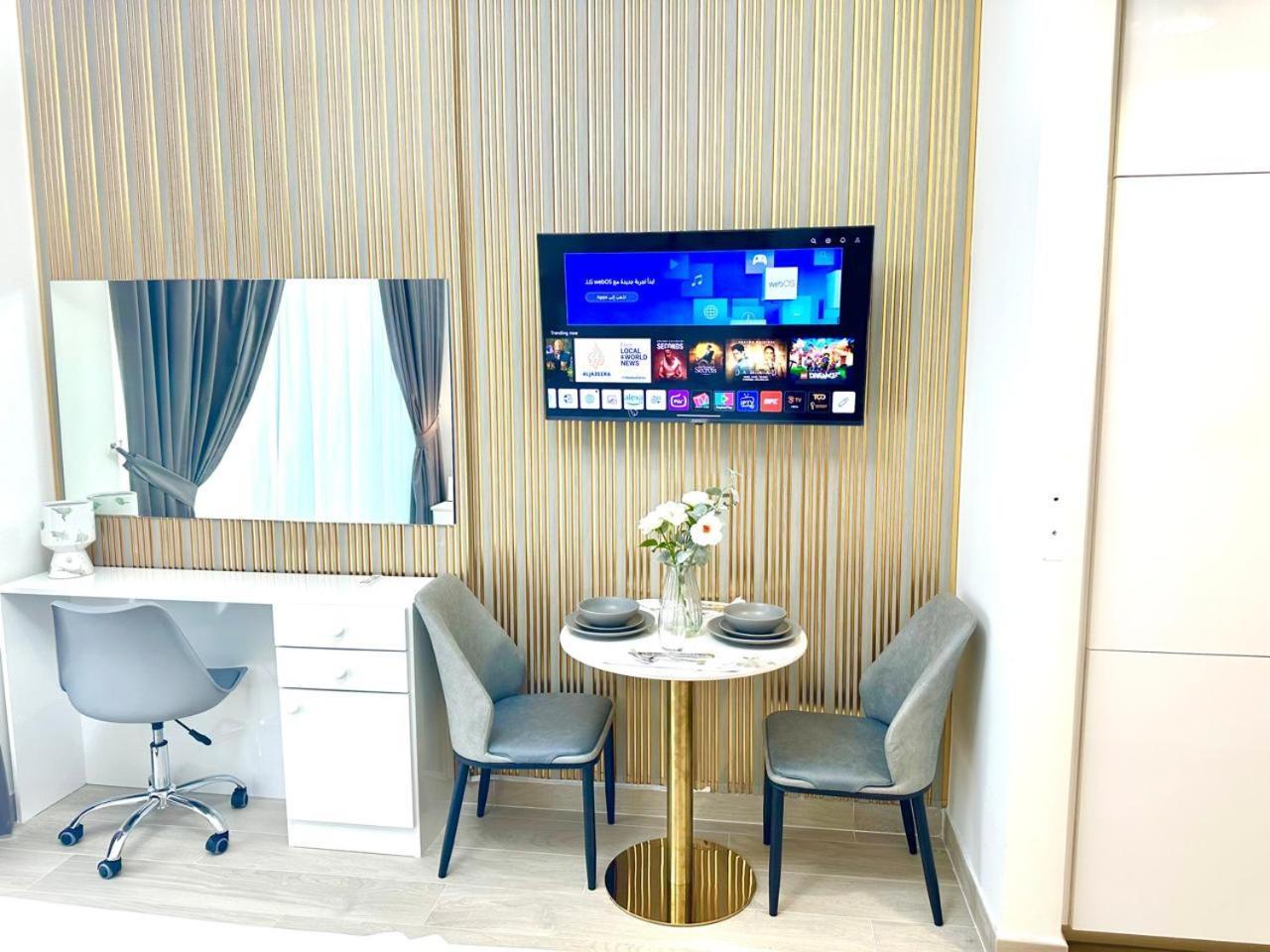Living With Burj Khalifa *