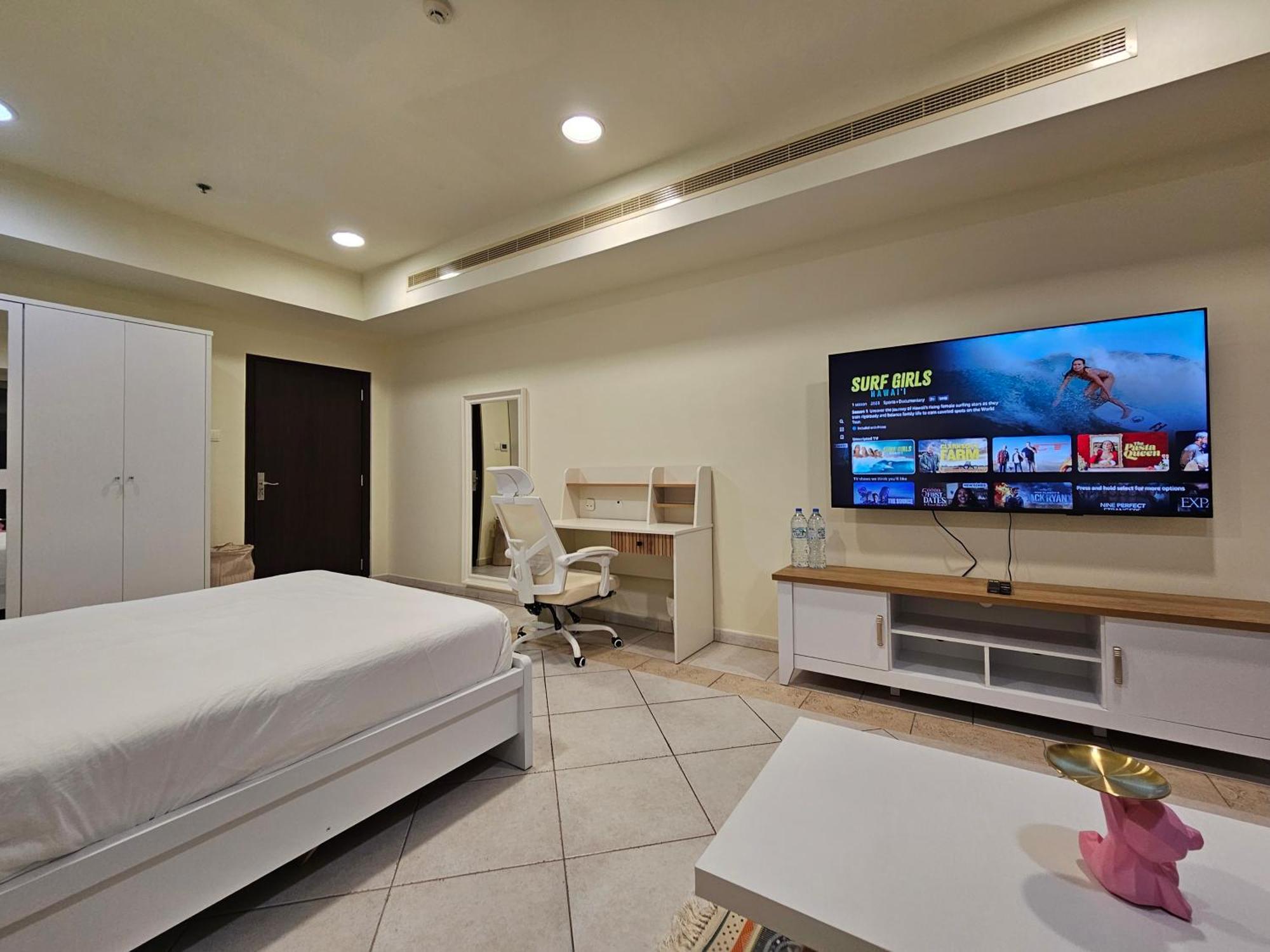 Super Host At Highest Residential Tower In The World, Private In A Shared Dubai
