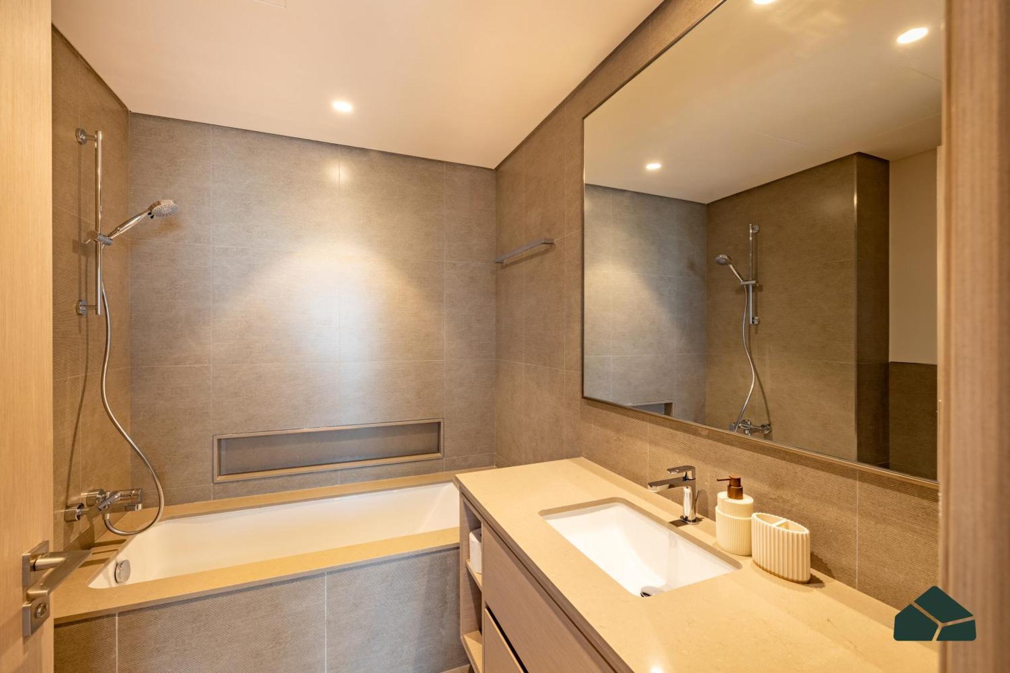Grande Tranquil 2br Next To Opera By Bms *