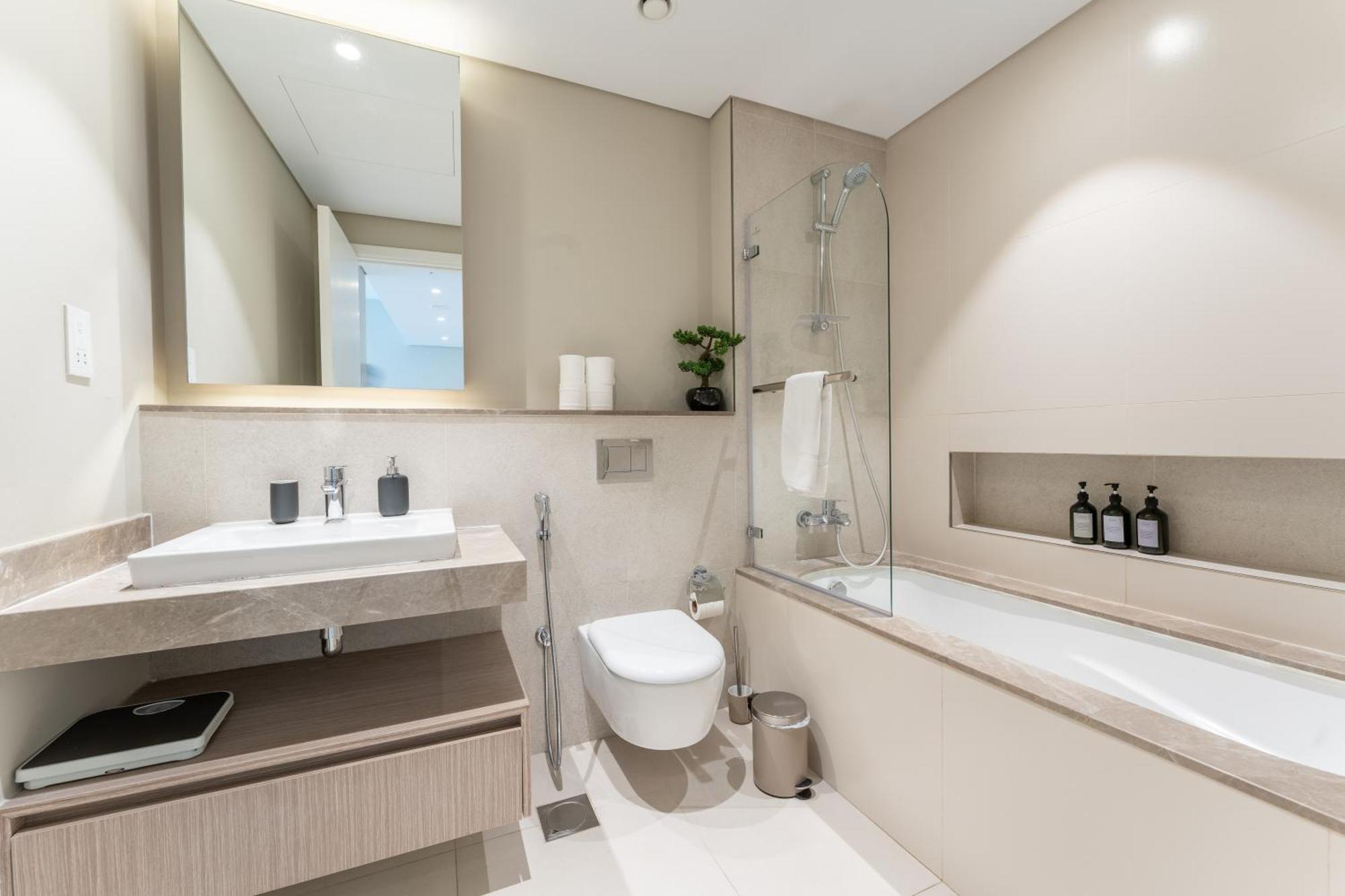 Apartment Elegant Luxury With Stunning Views In Creek Harbour By Aya Boutique