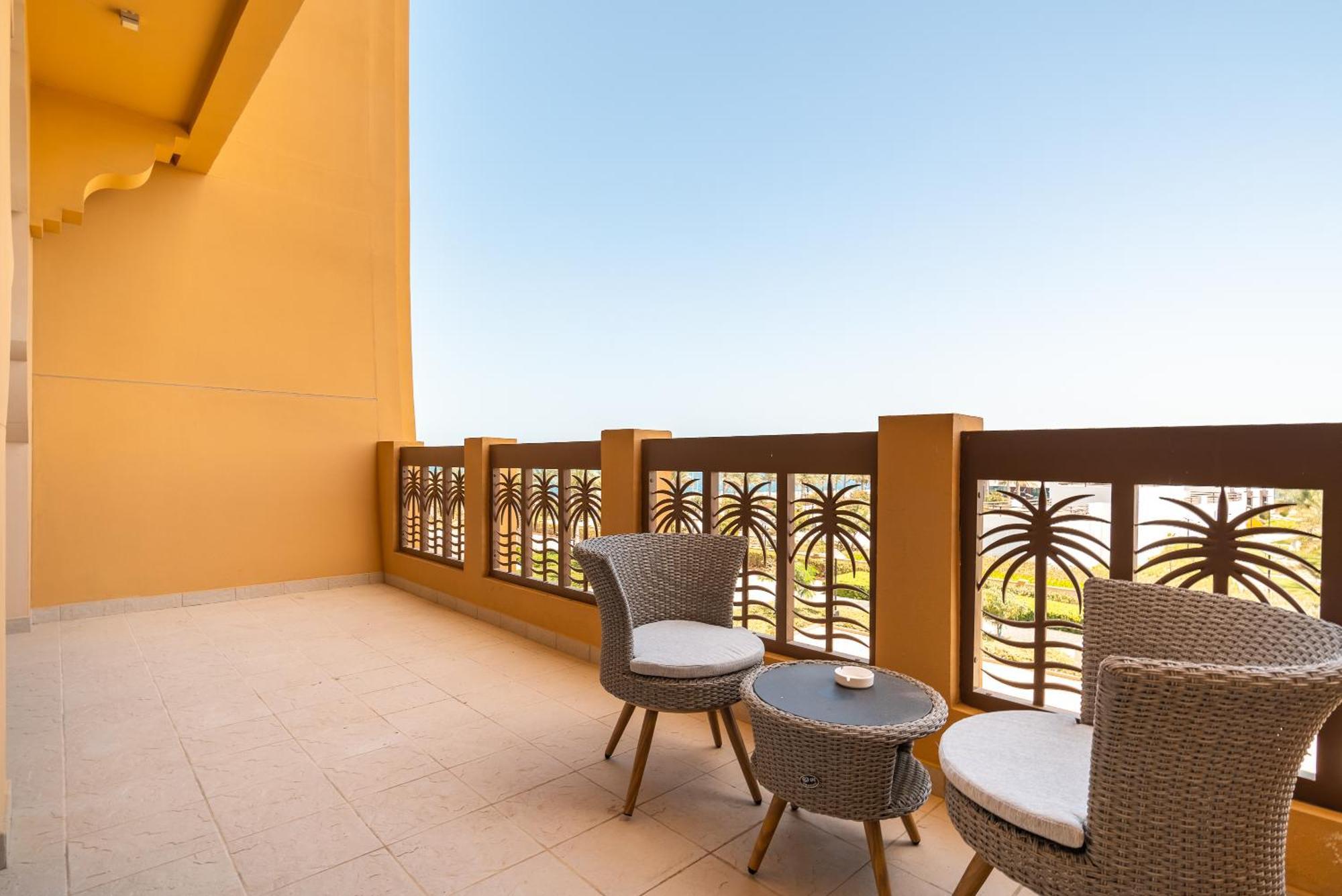 Amazing Beachfront Apartments Near Atlantis Waterpark By Simply Comfort Sarai Palm Jumeirah