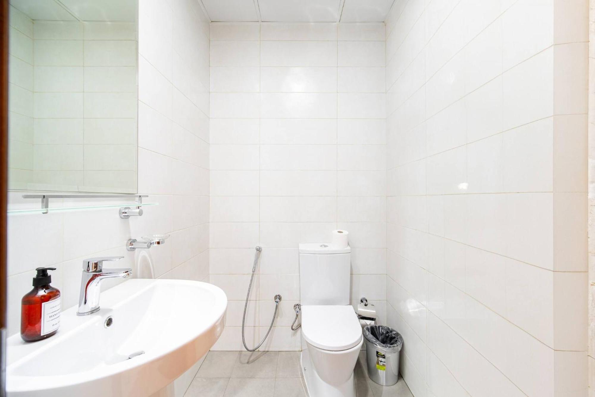 Elegant Escapes - Homely 1b In Dunya Tower *