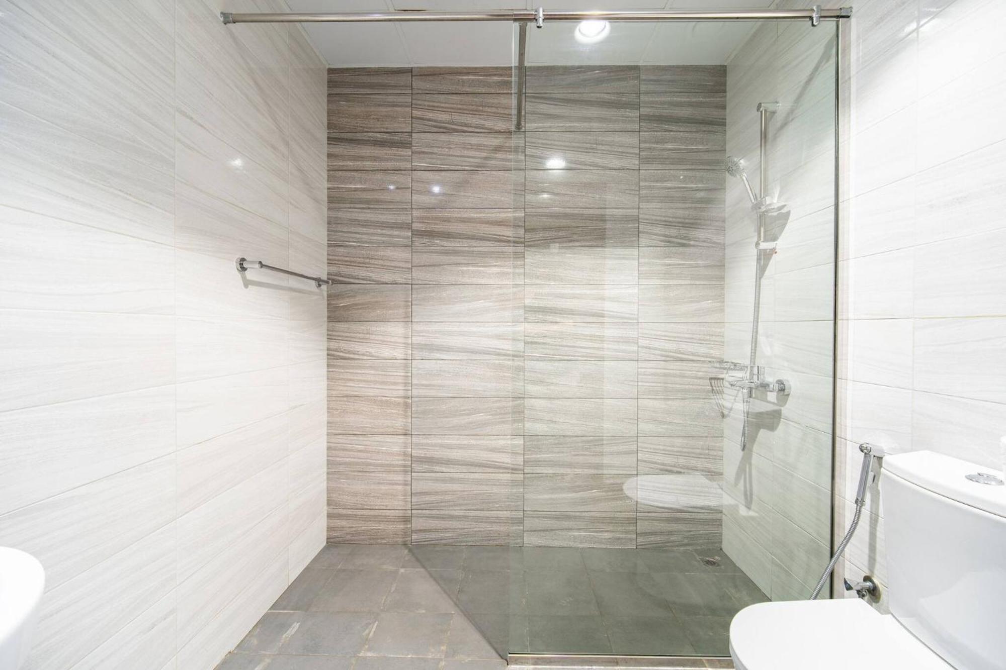 Elegant Escapes - Homely 1b In Dunya Tower