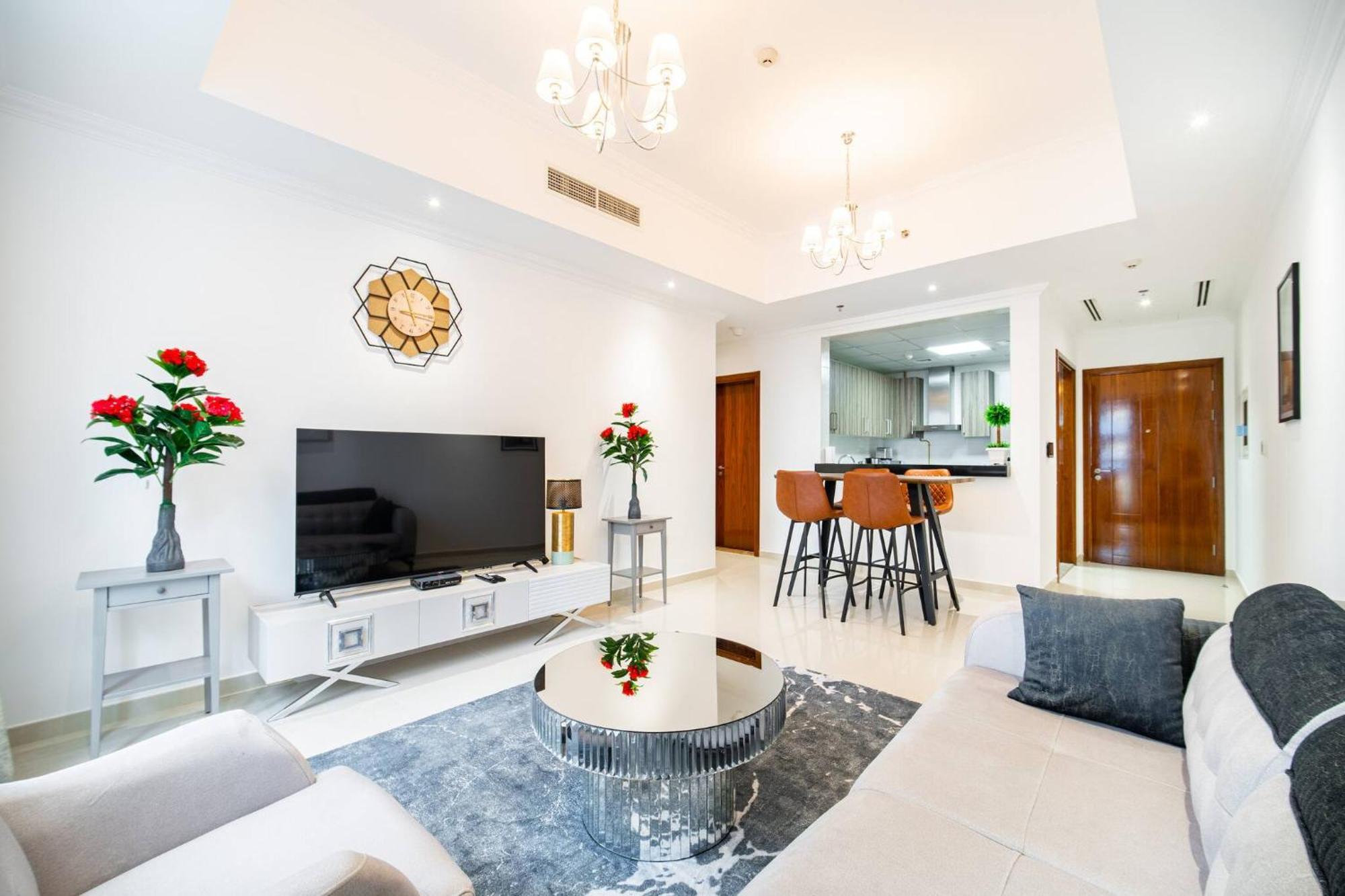 Elegant Escapes - Homely 1b In Dunya Tower Dubai