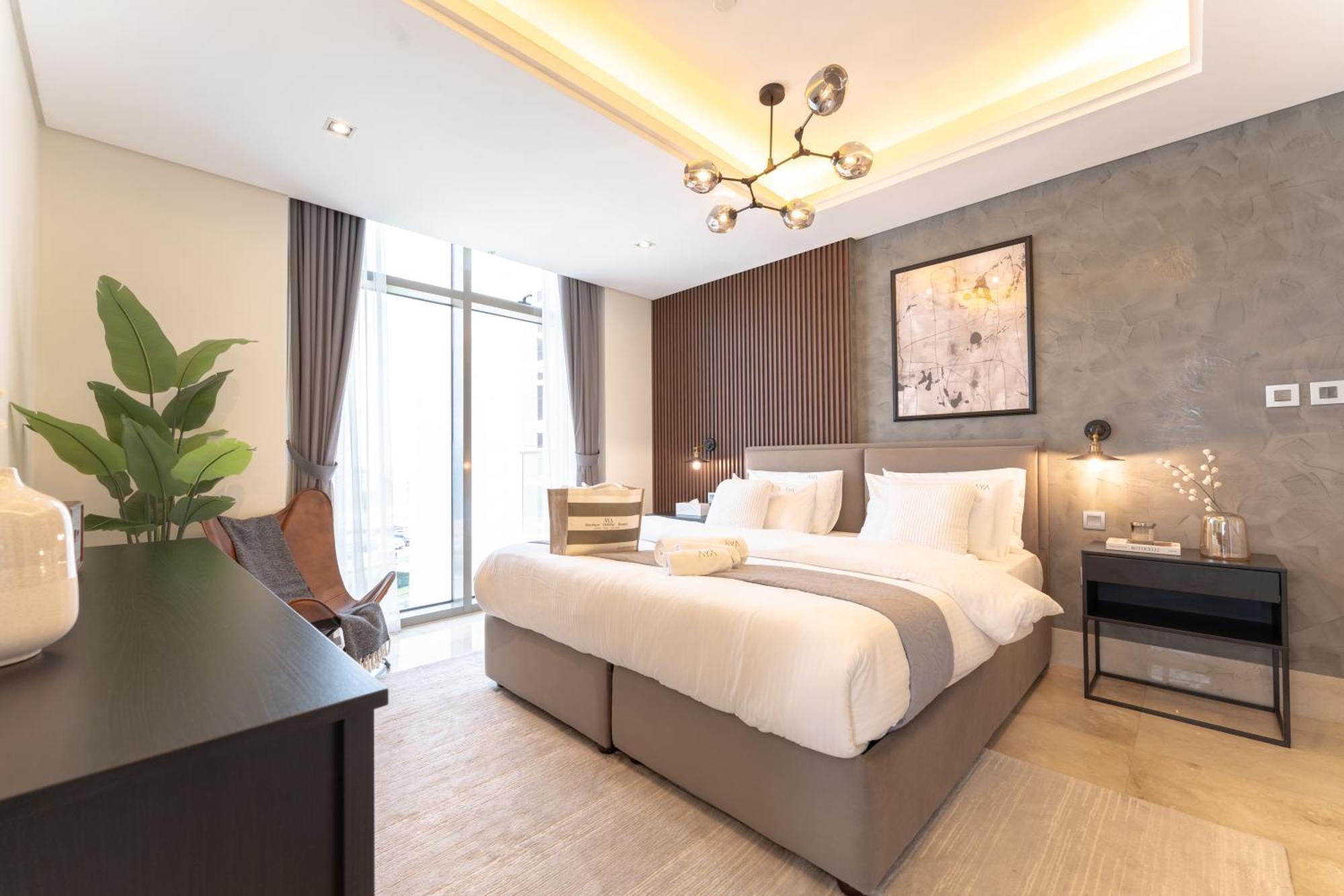 Elegant Palm Jumeirah Retreat With Breathtaking Sea Views By Aya Boutique Apartment