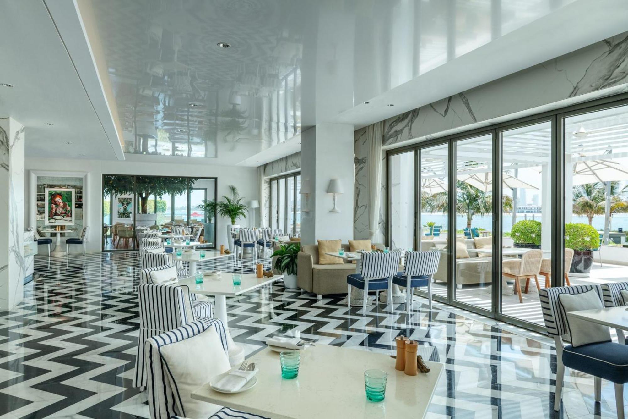 Elegant Palm Jumeirah Retreat With Breathtaking Sea Views By Aya Boutique Dubai