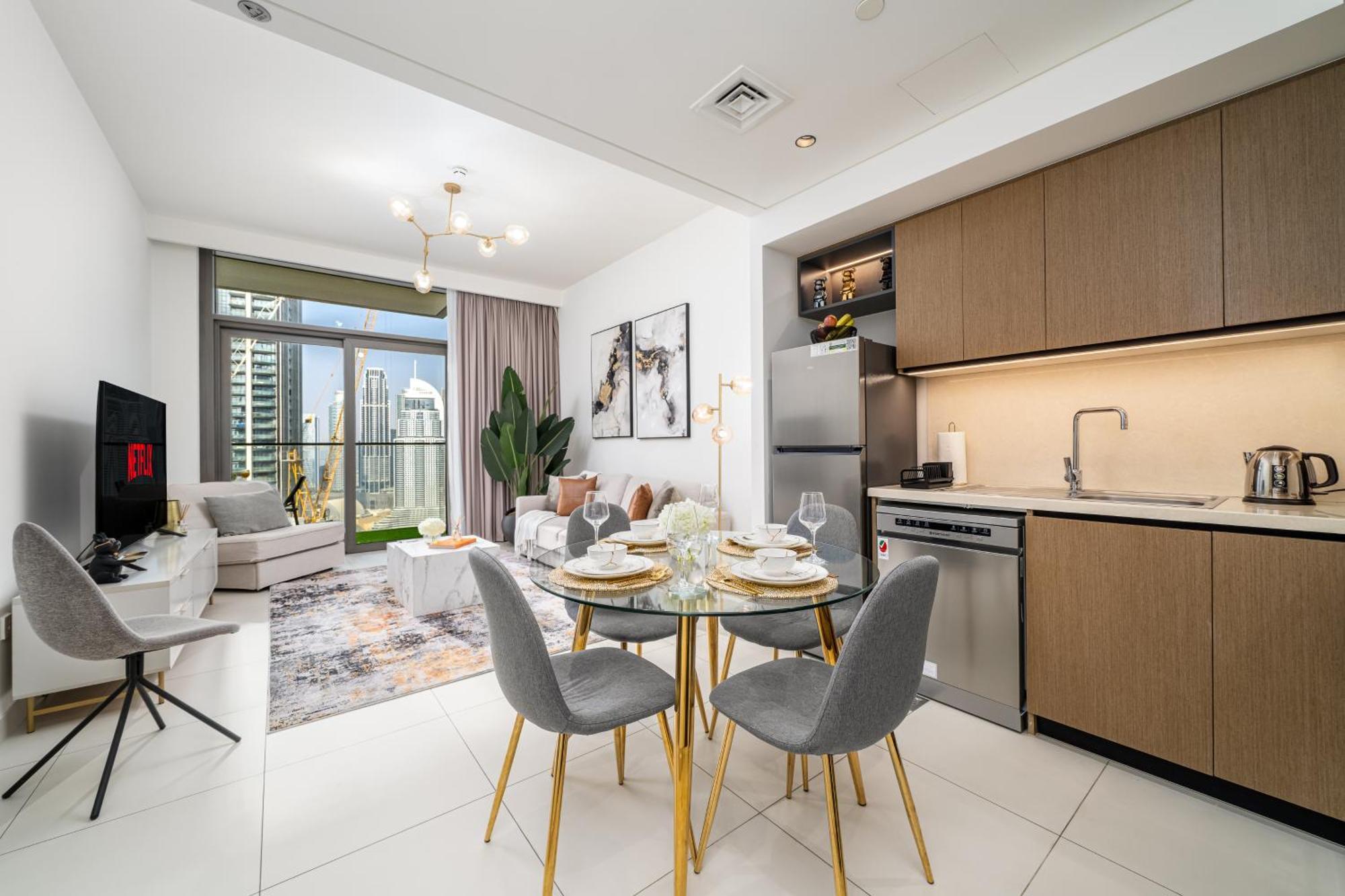 Luxury One Bedroom With Full Burj Khalifa View & Fountain View By Delujo