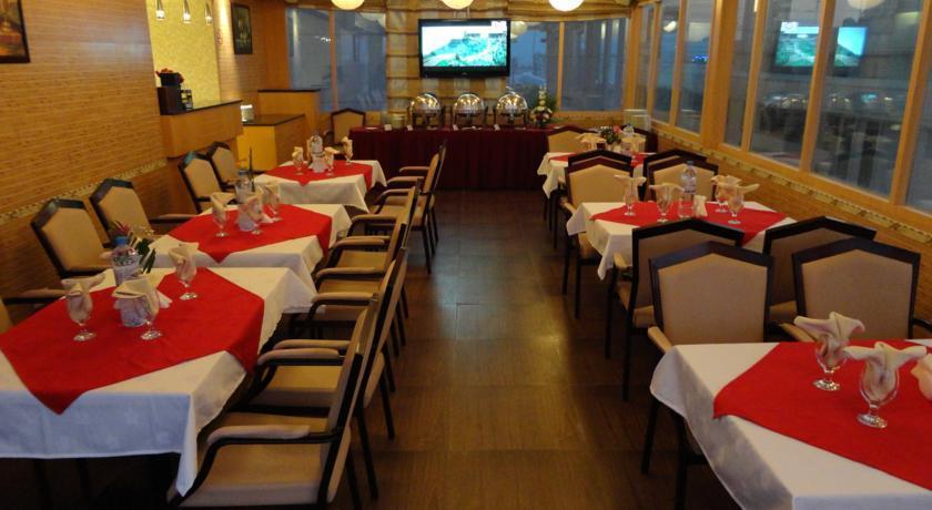 Signature Al Riqqa Hotel