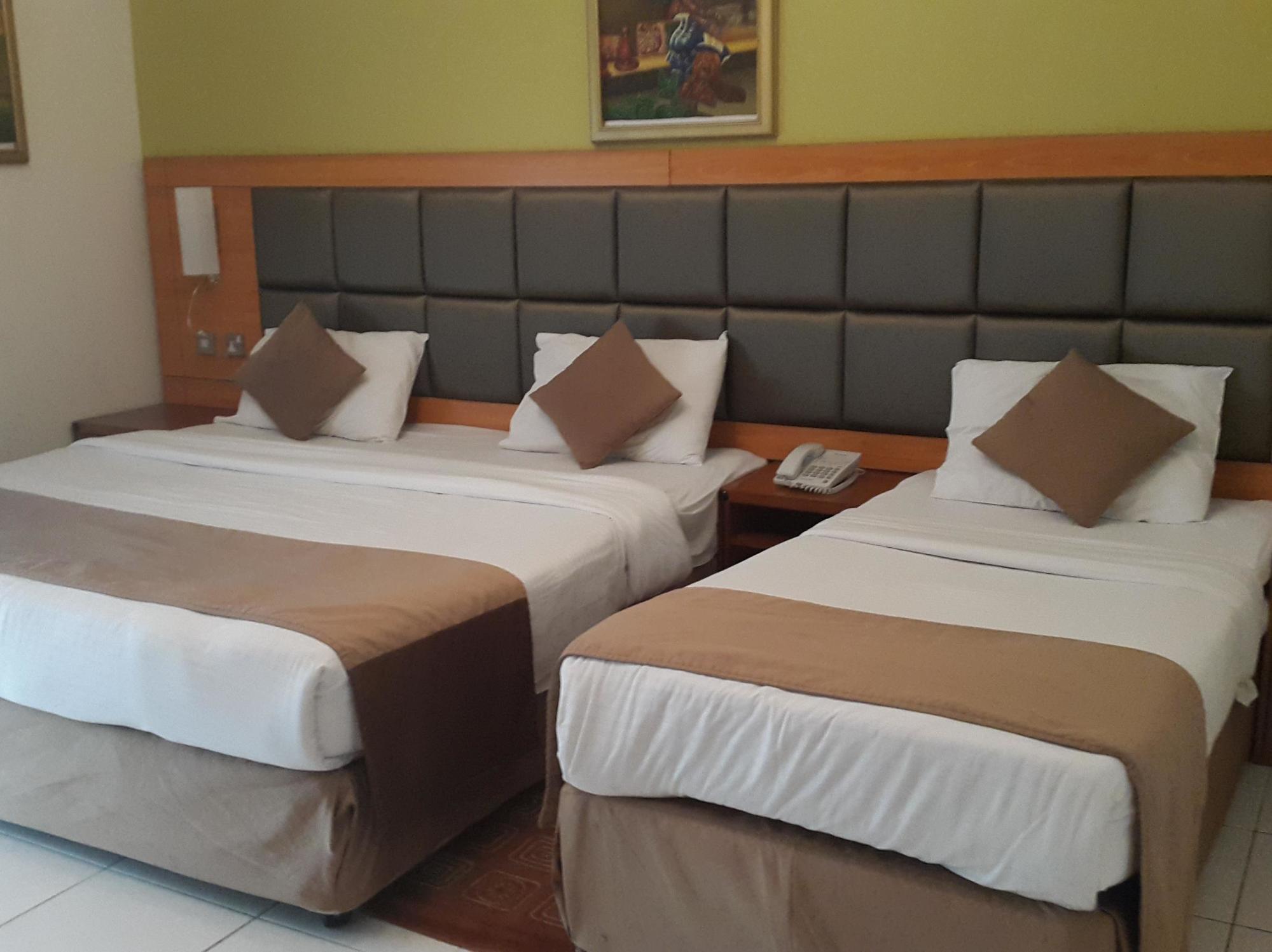 Aparthotel Oyo 123 Royal 2*