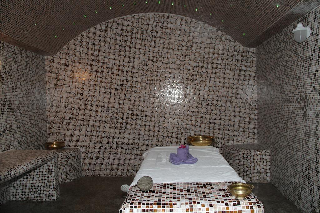 Hotel Ramee Rose 4*