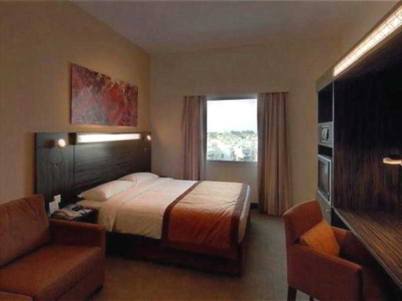 Hotel Express Safa Park By Ihg