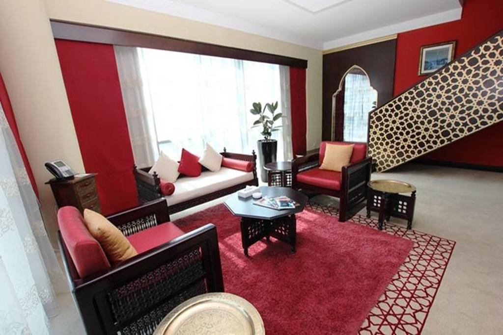 Boutique 7 And 4* Dubai