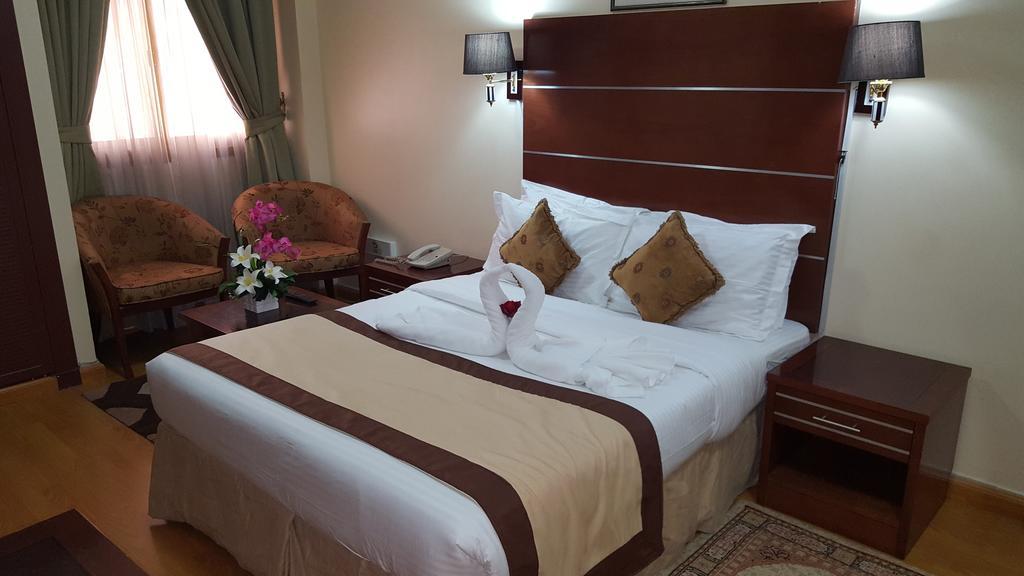 Aparthotel London Crown 2