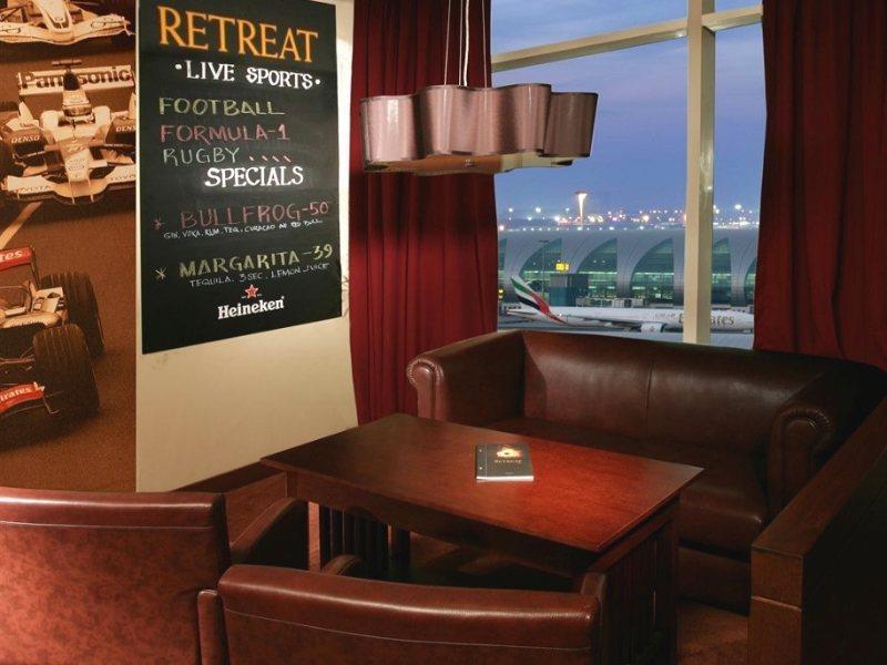 Hotel Premier International Airport