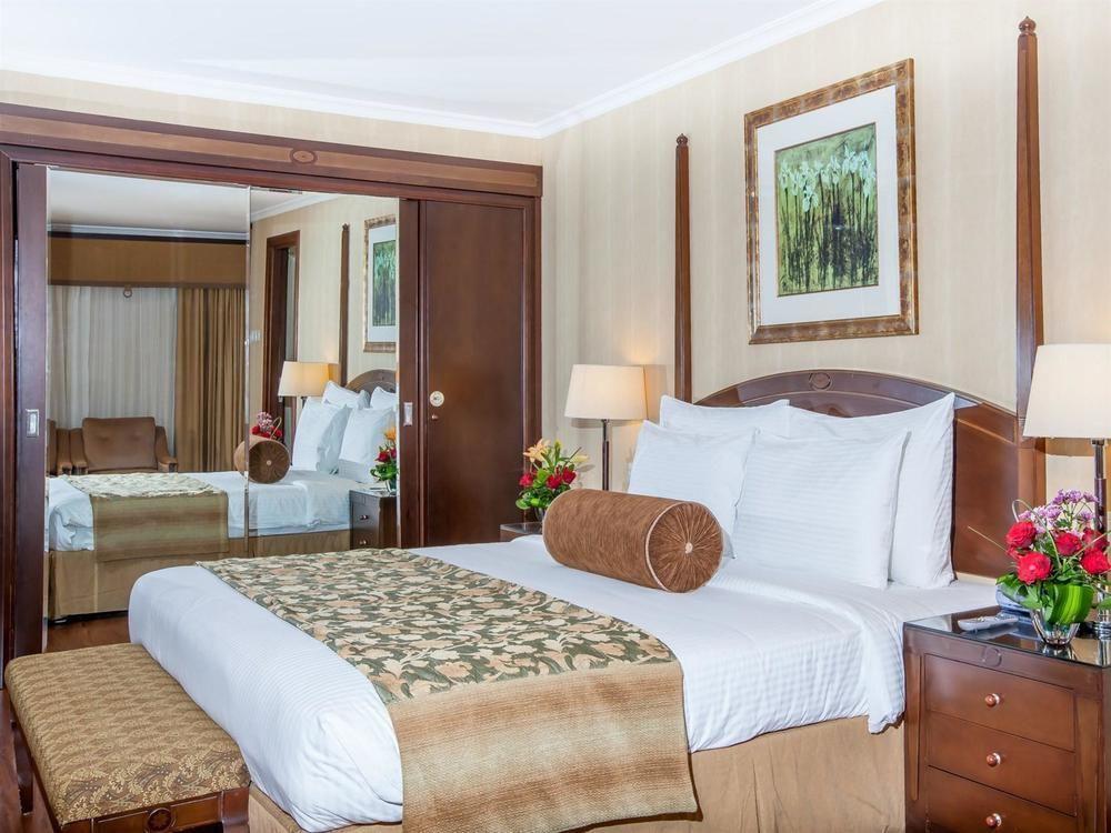 Howard Johnson Plaza By Wyndham Deira 4*