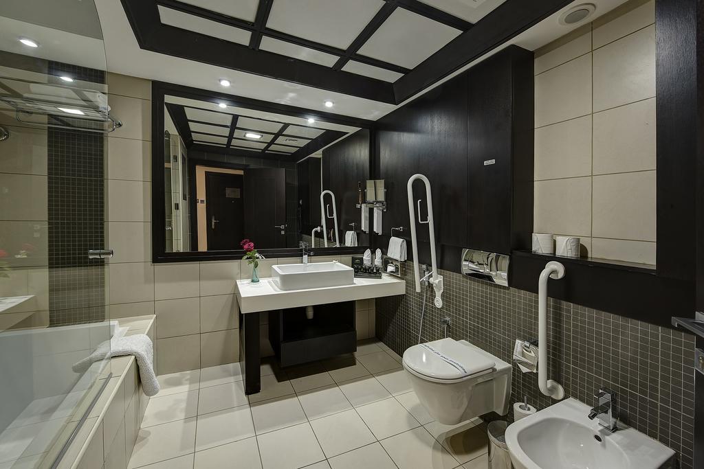 Raintree Rolla 4*