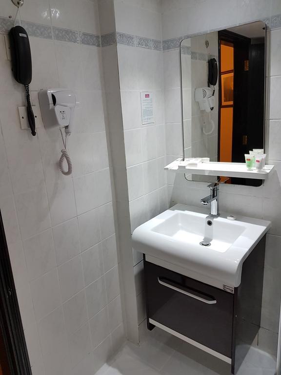 Al Jawhara Metro Hotel Dubai