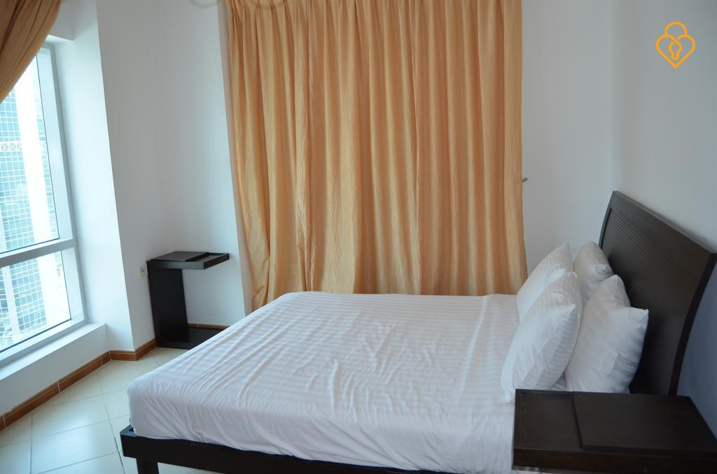 Keysplease Holiday Homes Marina Diamond 2 Dubai