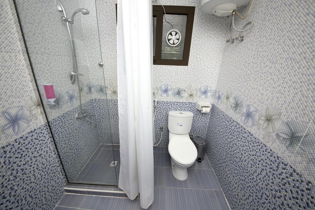 Sutchi Hotel *