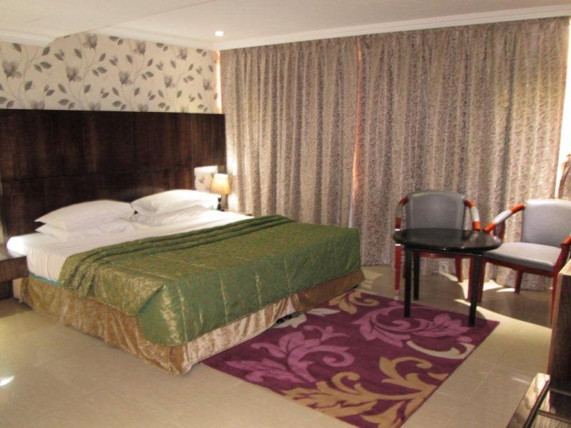 Royal Falcon Hotel