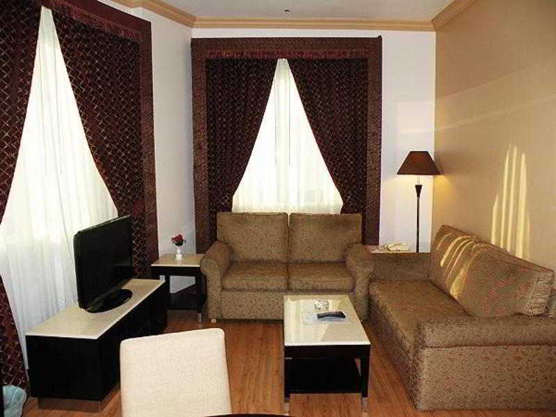 Signature Al Riqqa Hotel 3*