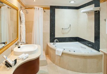 Excelsior Creek Premier Hotel