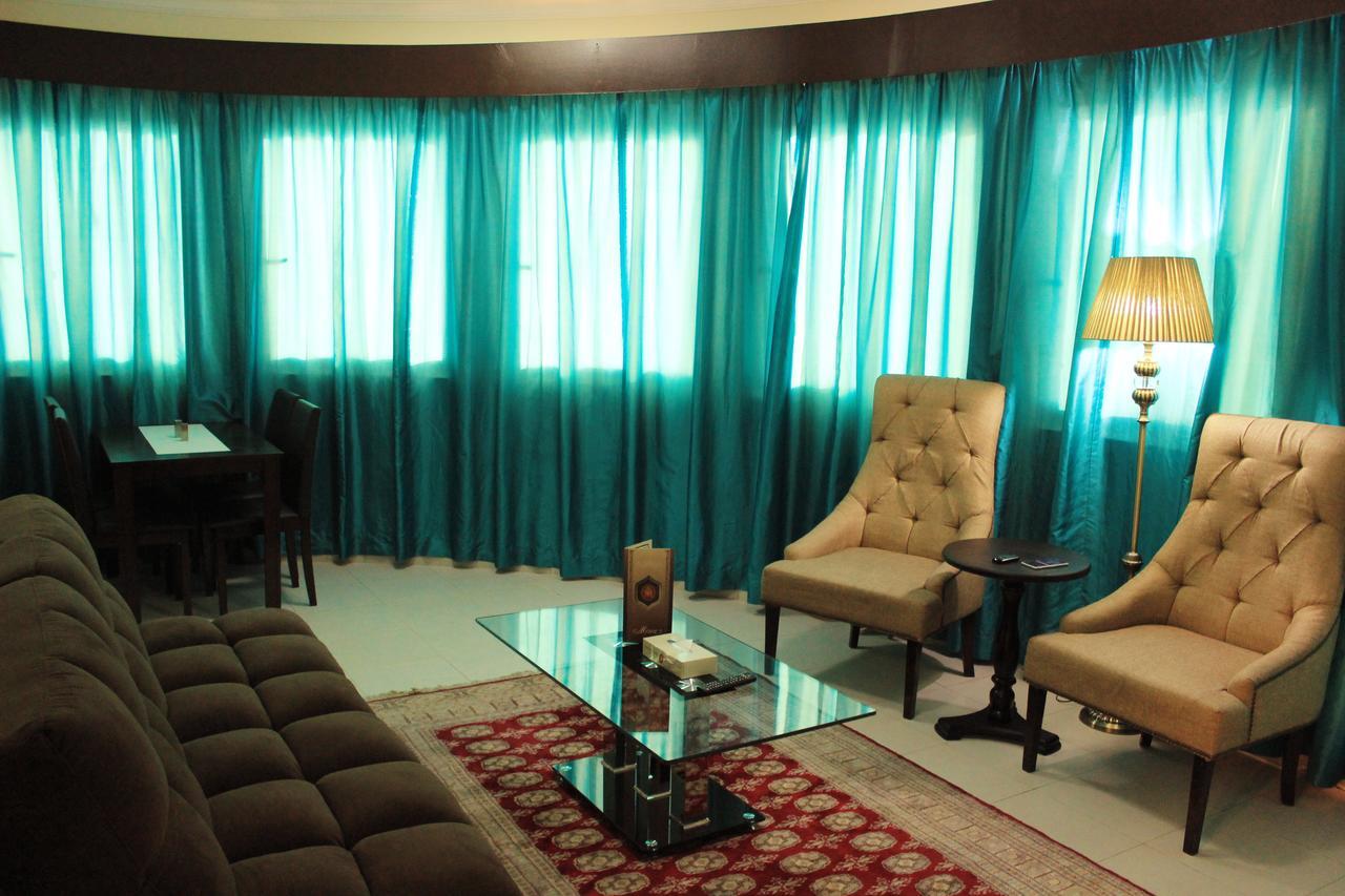 Montreal Naif Hotel 2*
