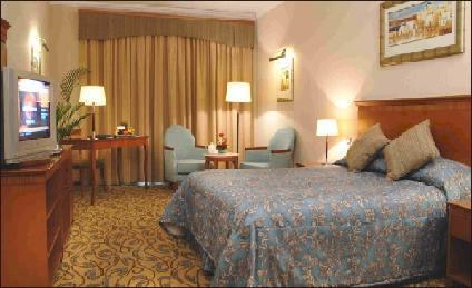 Country Club Hotel Dubai