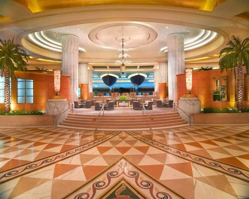 Grand Hyatt Aparthotel 4*