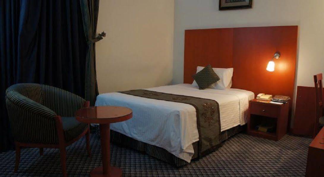 Dream Palace Hotel 3*