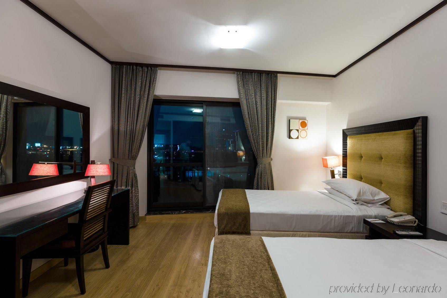 Park Dubai, An Edge By Rotana Aparthotel