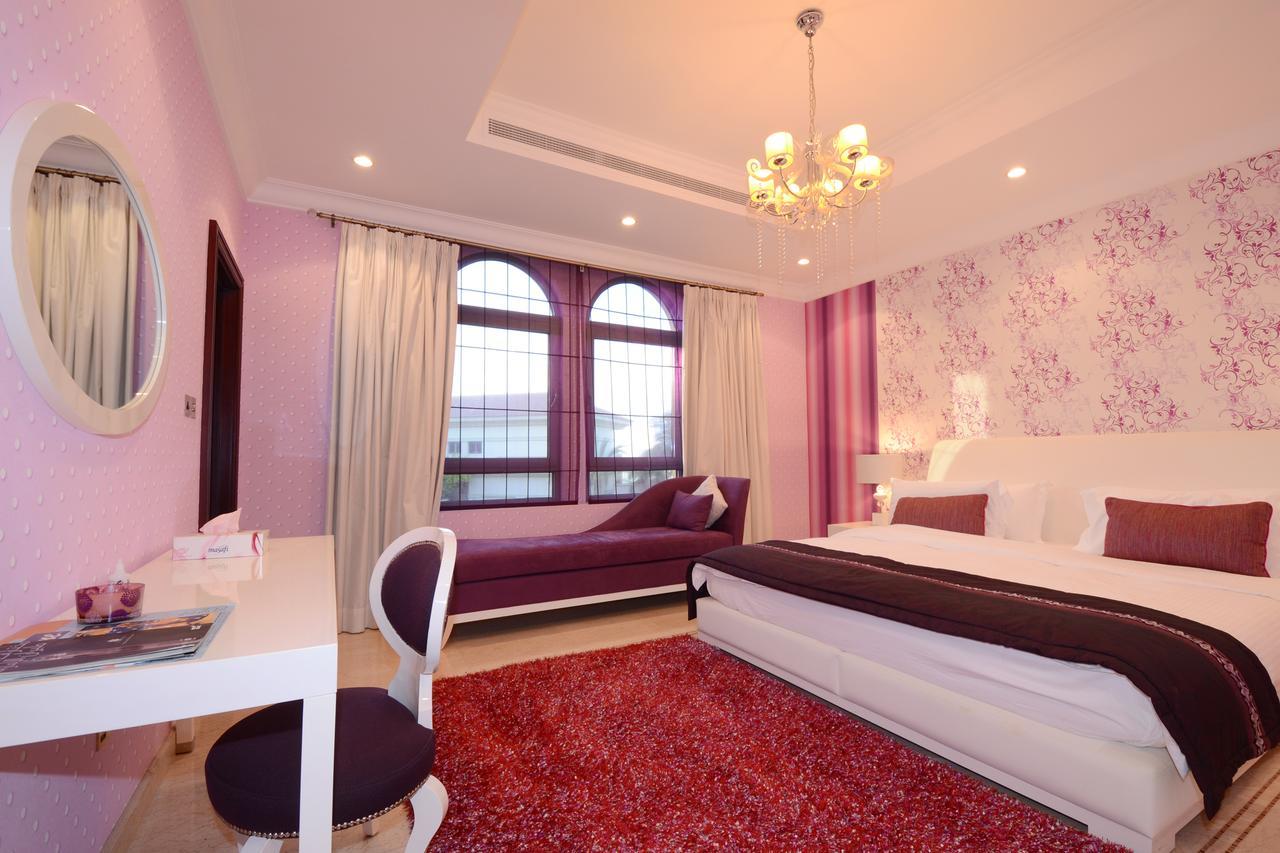 Villa Six Bedroom Palm Jumeirah Dubai