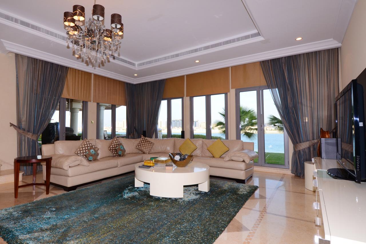Six Bedroom Palm Jumeirah Villa
