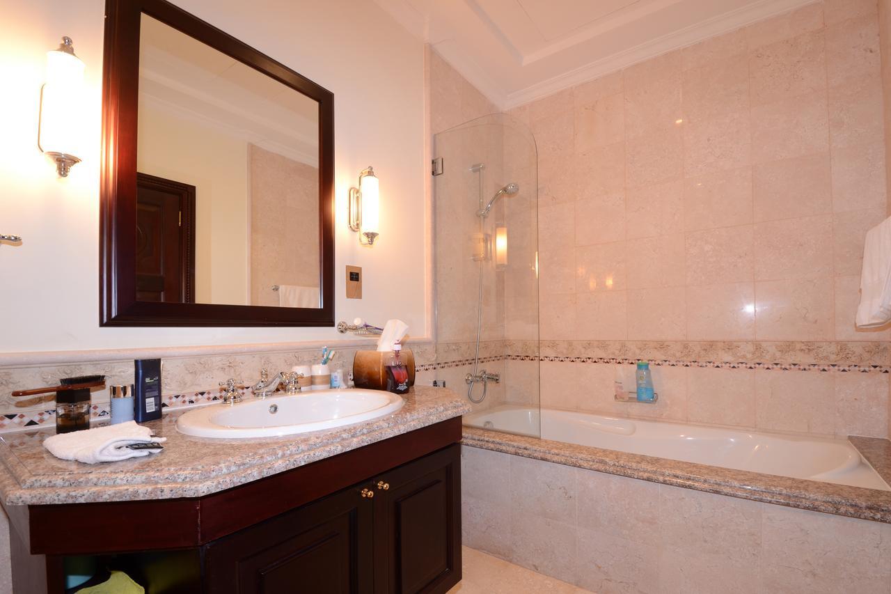 Villa Six Bedroom Palm Jumeirah *