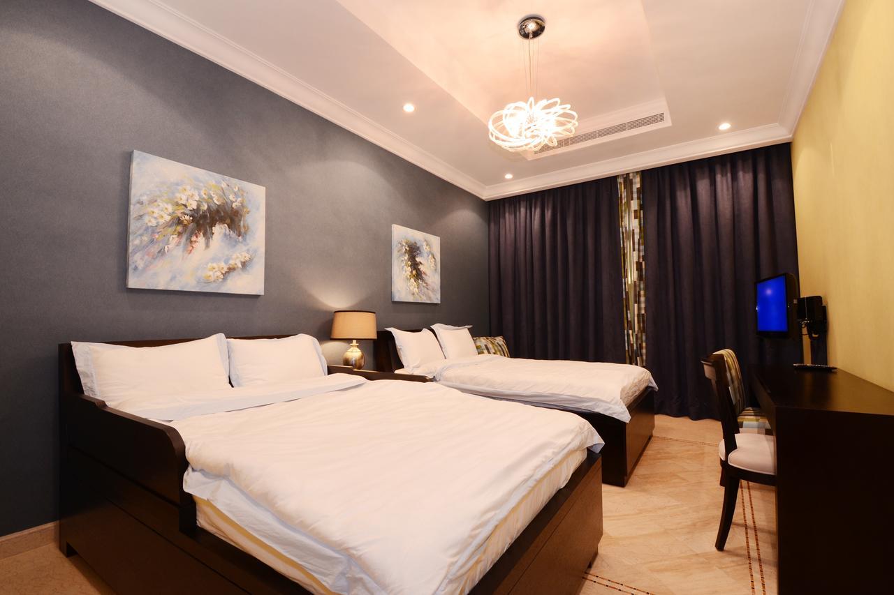 Six Bedroom Palm Jumeirah Dubai