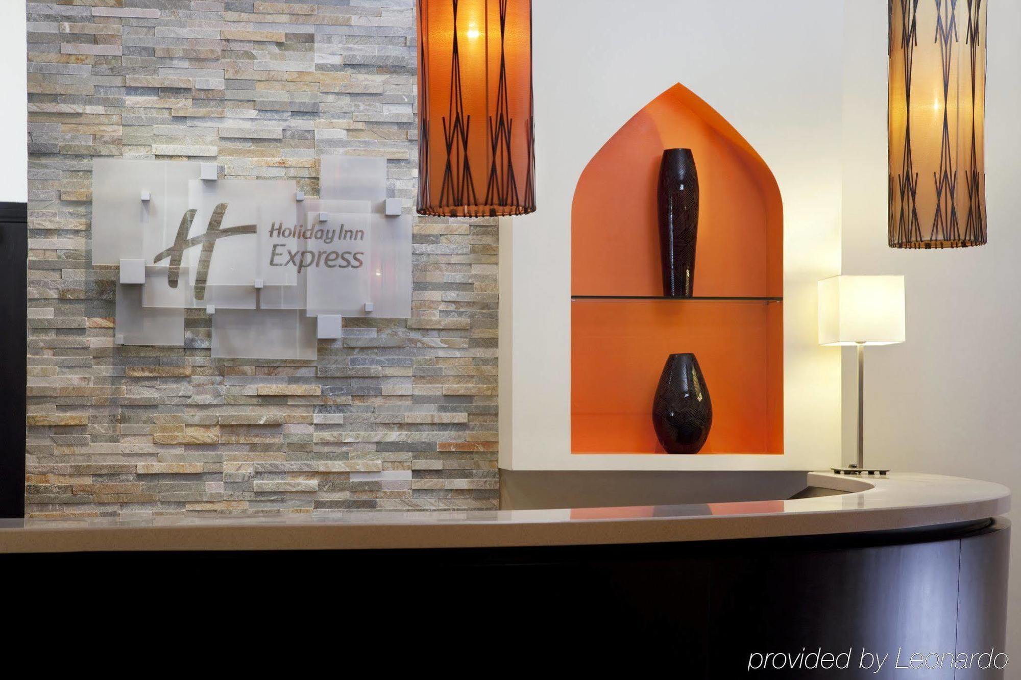 Hotel Express Safa Park By Ihg 3*