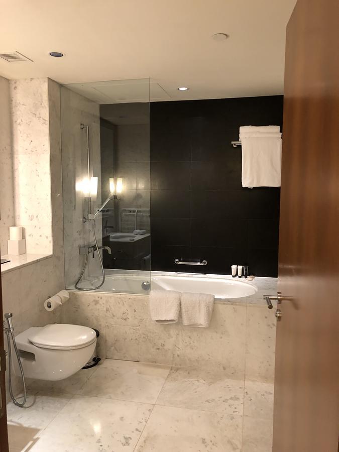 Address Mall Fashion Avenue 1 Bedroom 23 Floor * Dubai