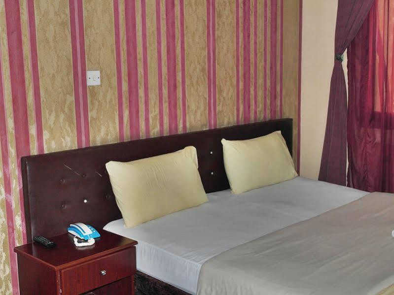 Golden Star Otel *