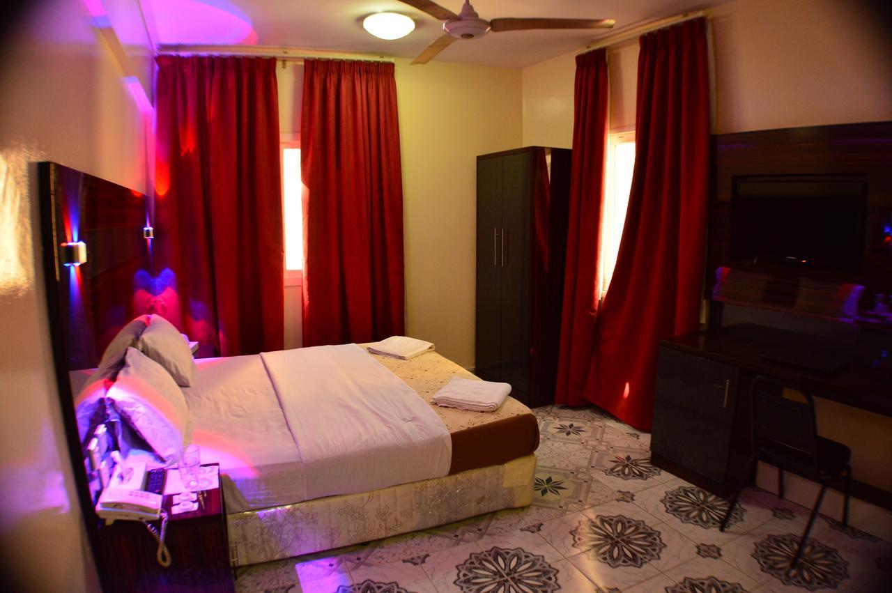 Hotel Tehran Dubai