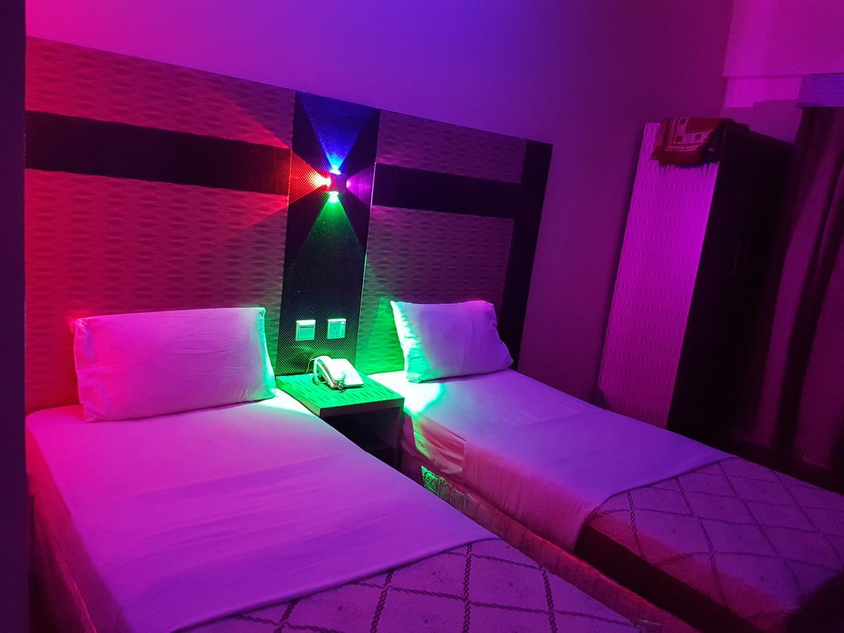 Hotel Tehran *