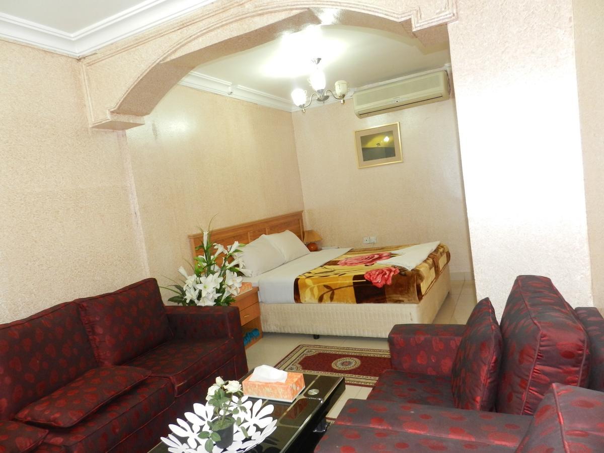Hotel Green Sea *