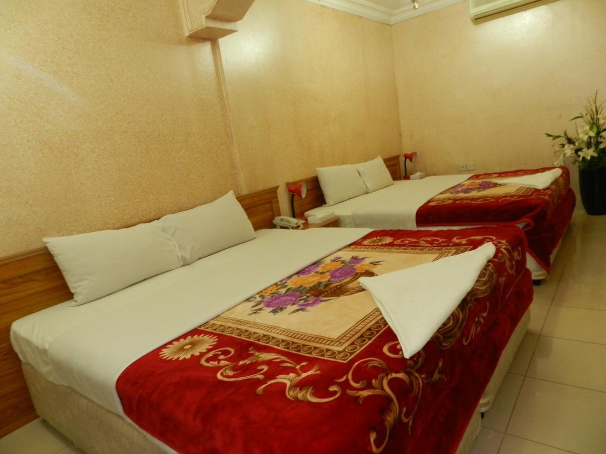 Hotel Green Sea *