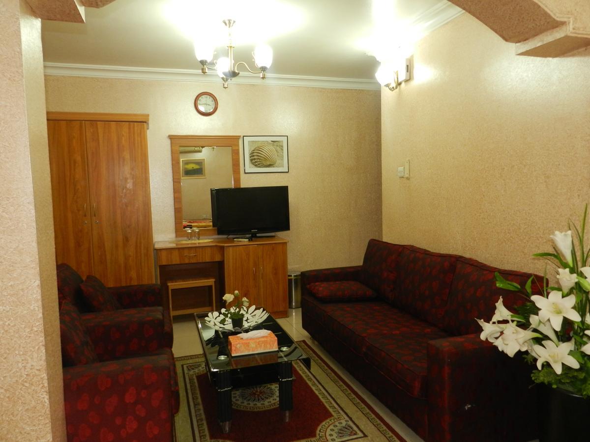 Hotel Green Sea *