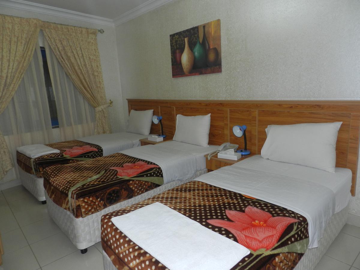 Hotel Green Sea *